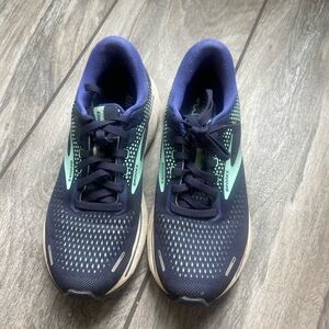 Women’s brooks ghost sneakers